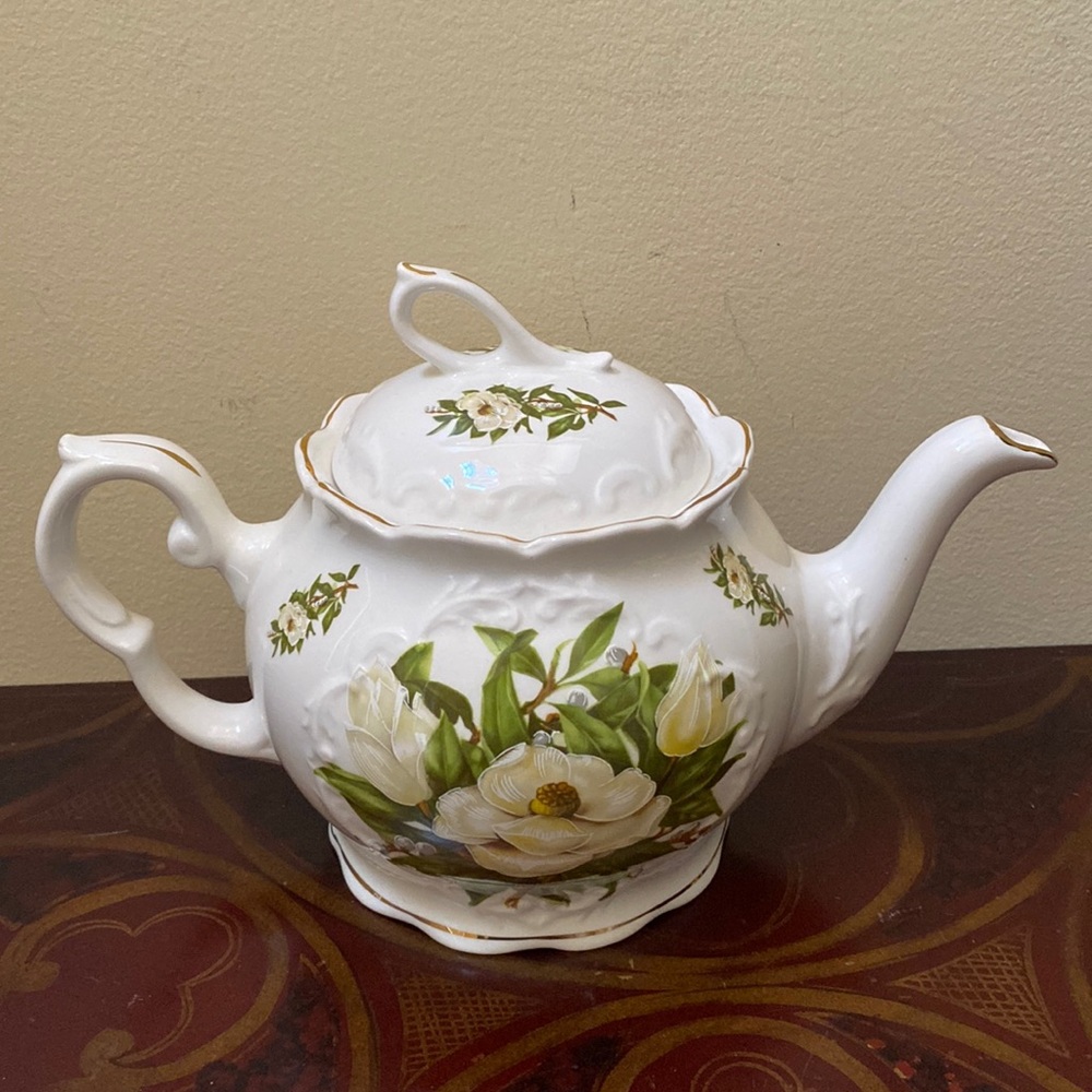 Crown Dorset Magnolia Tea pot